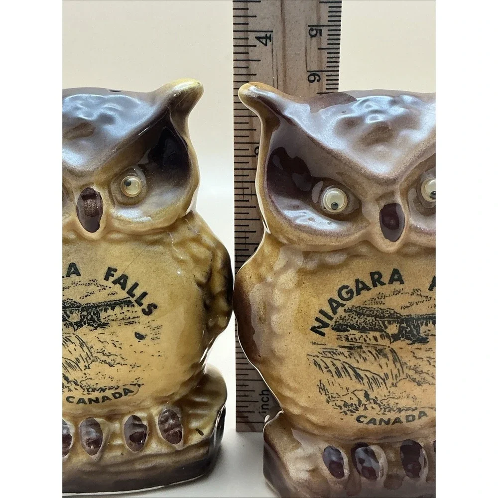 Vintage Niagara Falls Canada Souvenir Ceramic Salt & Pepper Shaker Set‎